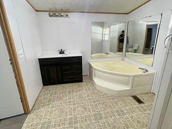 5th image of 95 G B Howell Ln