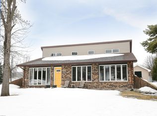 1122 21st St NW, East Grand Forks, MN 56721