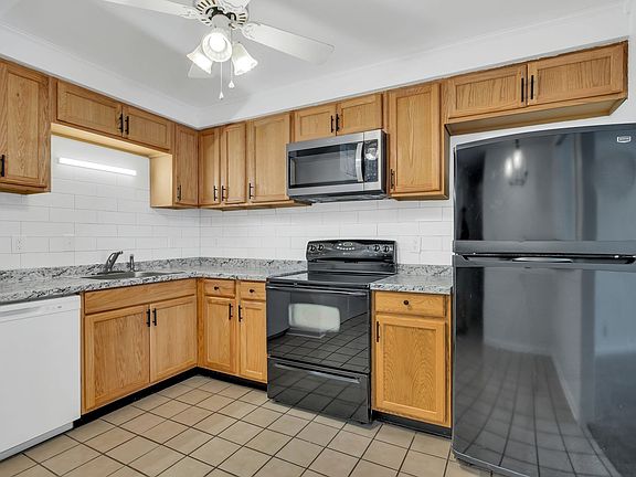 5th image of 3089 Woody Ln