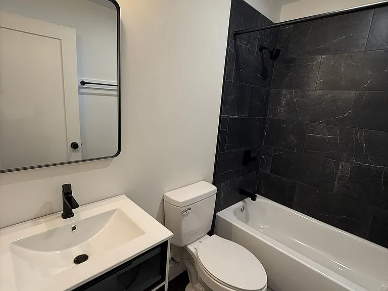 1020 College — Photo 2