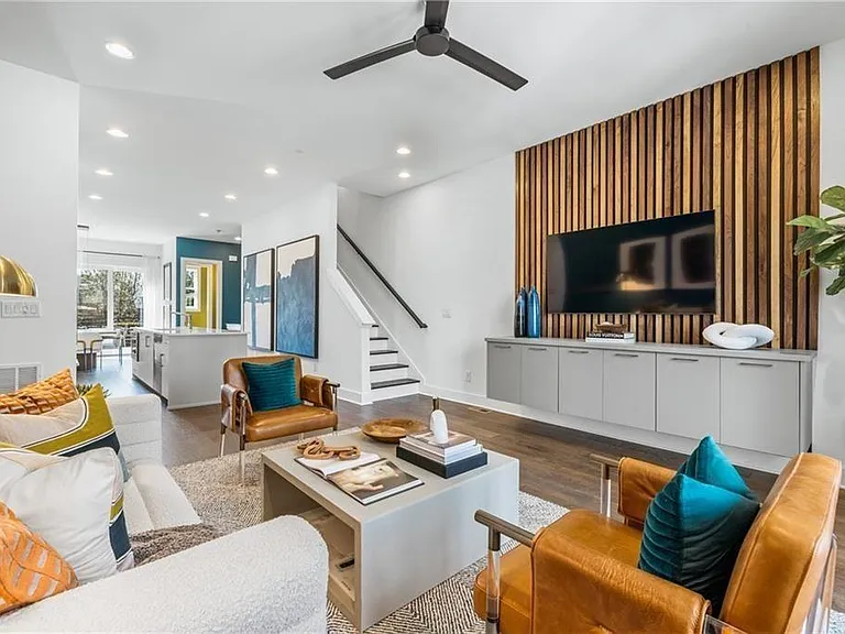 673 Ethel St NW — Photo 20