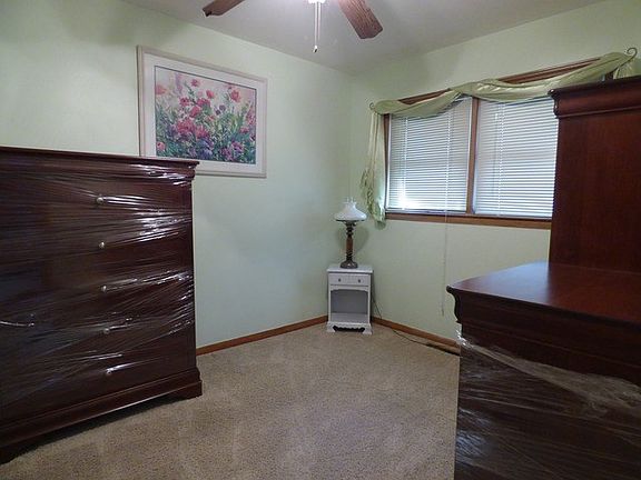 4th image of 5615 S Oak Park Ave