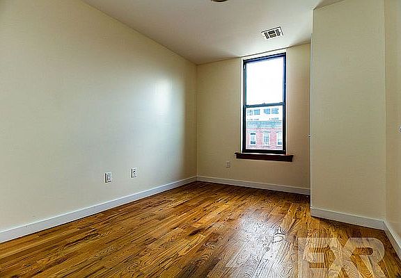 5th image of 385 Metropolitan Ave #4A
