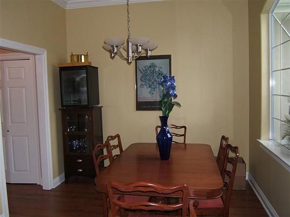 4th image of 2315 S Kingswood St
