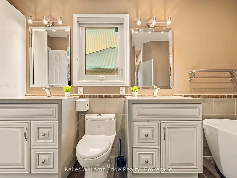 6760 Dillingwood Dr — Photo 29