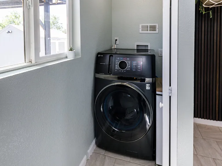 1703 Harrow Rd — Photo 23