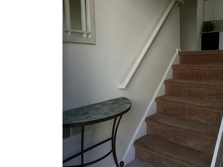 210 Ellis St — Photo 2