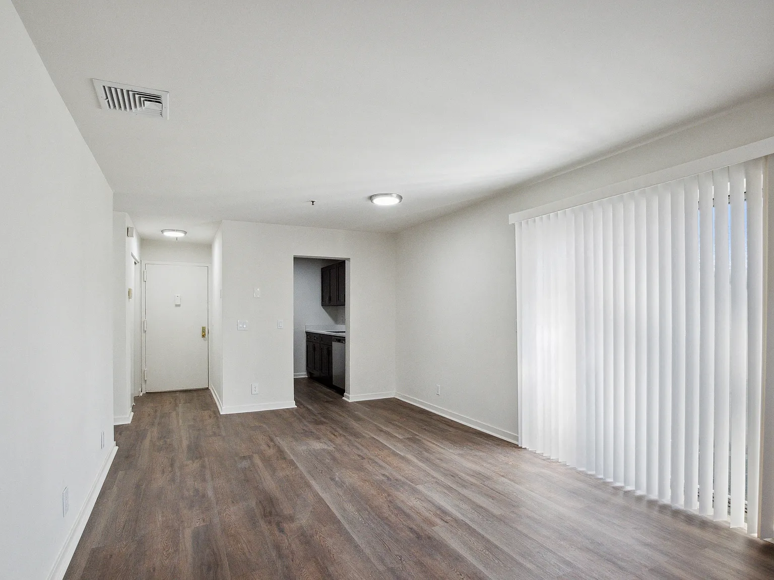 93 Richards — Photo 3
