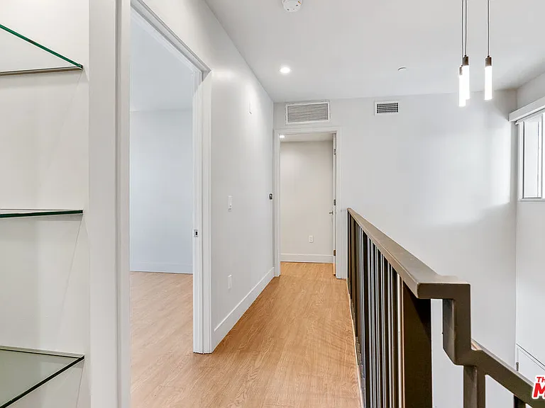 11837 Mayfield Ave #302 — Photo 12