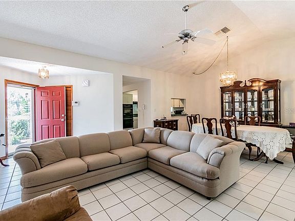 4th image of 413 Anise Ln