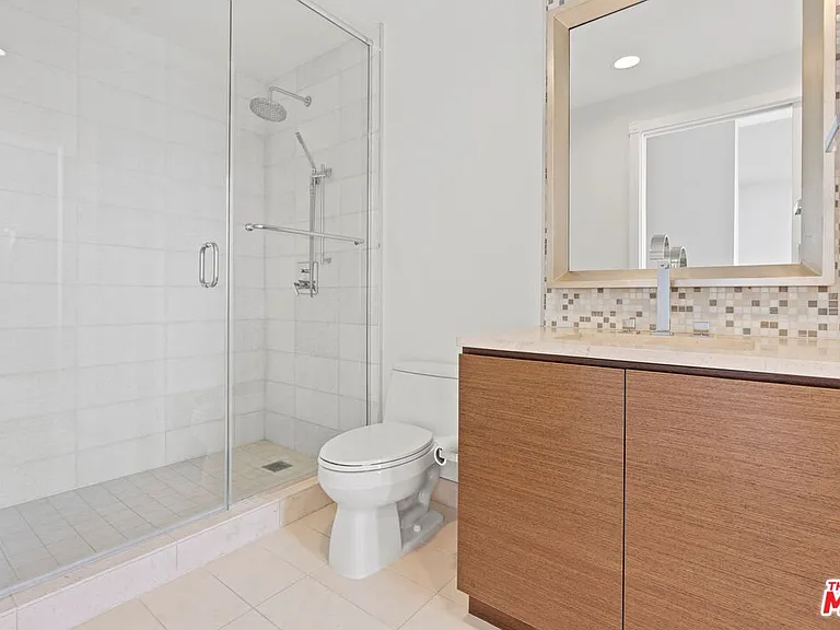 900 W Olympic Blvd #28B — Photo 22
