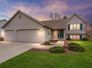 1171 Drews Dr, De Pere, WI 54115