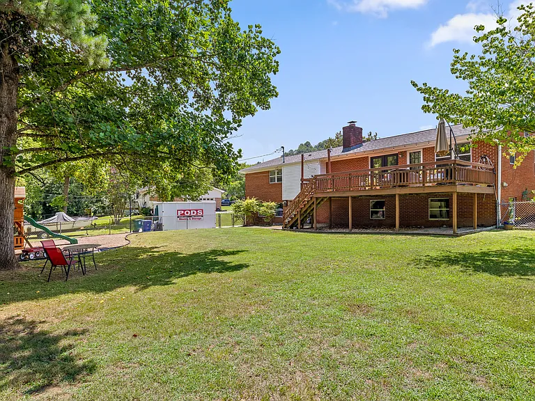 627 Valley Bridge Rd — Photo 33