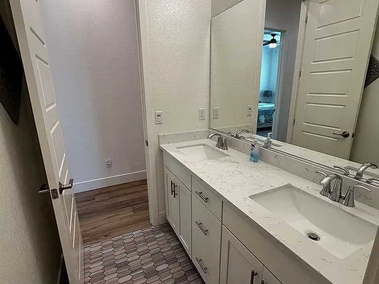 2305 Banks Dr — Photo 34