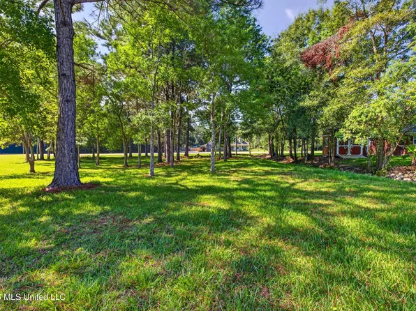56111 Diamondhead Dr E Lot 8, Diamondhead, MS 39525