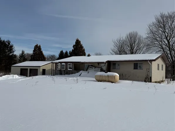 8751 Crossingville Rd, Albion, PA 16401