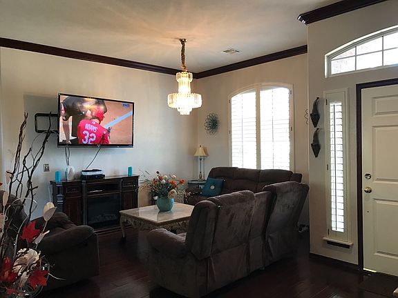 2nd image of 11005 Wineview Dr