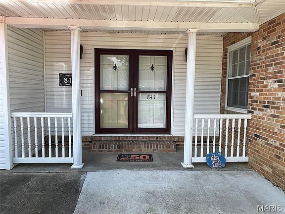 2nd image of 841 Stanford Dr