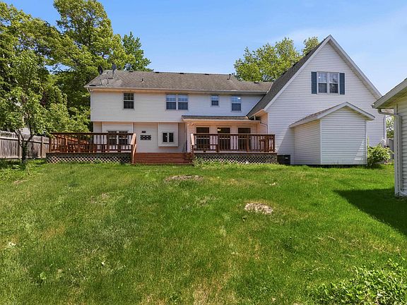 3rd image of 1498 Parkway Dr