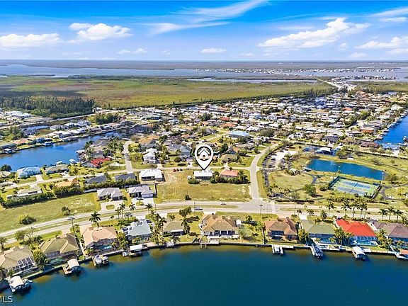 3rd image of 3429 SW 7th Ln