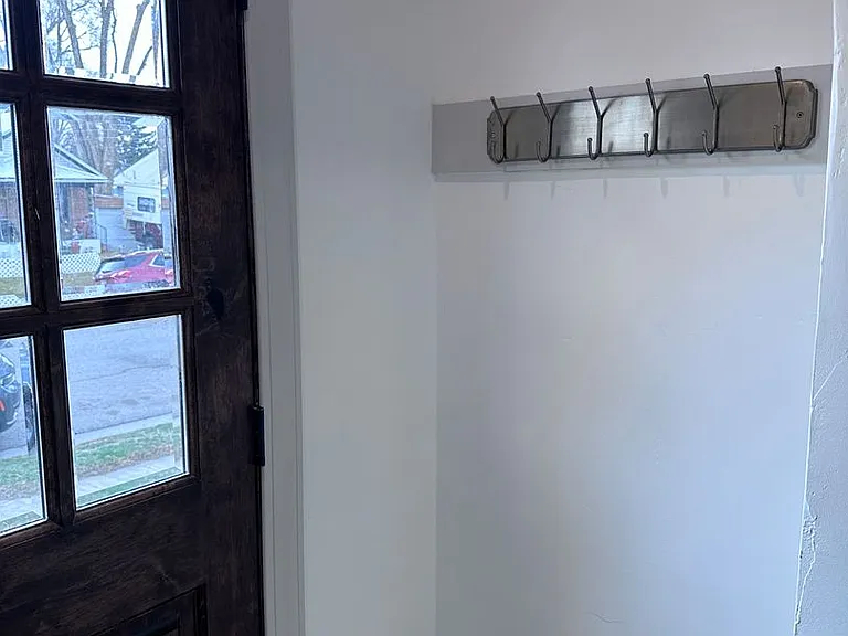 445 2nd St — Photo 3