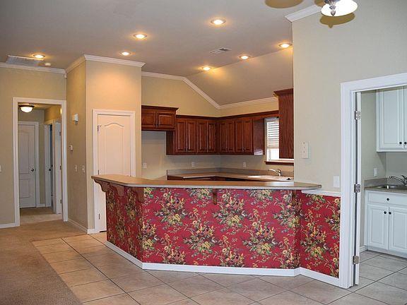 5th image of 8406 El Paso Dr