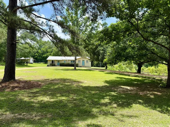 82 Cemetery Rd, Columbia, MS 39429