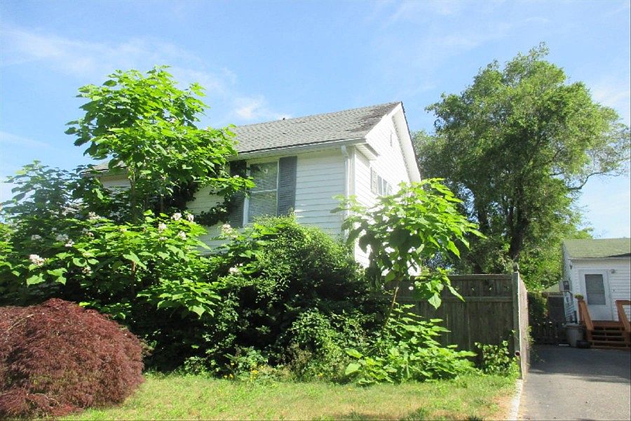 2nd image of 43 Gilbert St