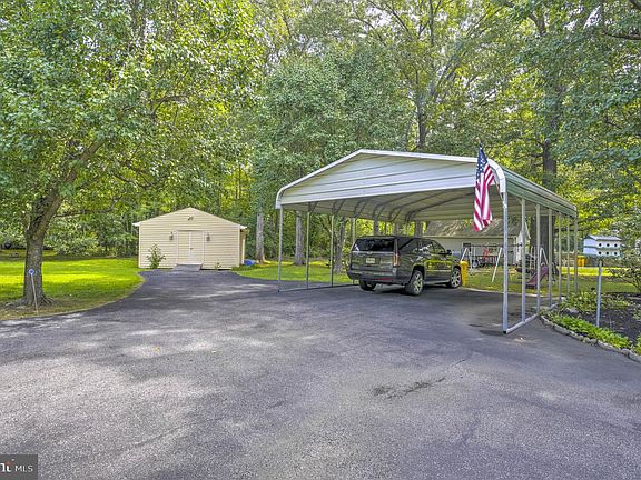 4th image of 4949 Idlewilde Rd