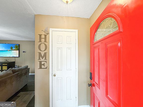 3rd image of 3209 Lennox Dr