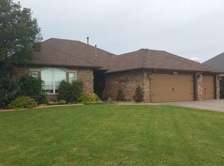 2525 Cowan Pl, Moore, OK 73160