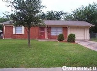 1826 Del Oak Dr, Mesquite, TX 75149