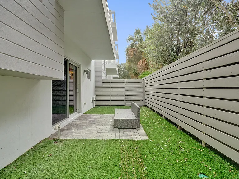 1347 N Ocean Blvd — Photo 12