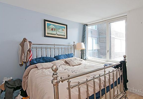 4th image of 322 W 57th St APT 53R