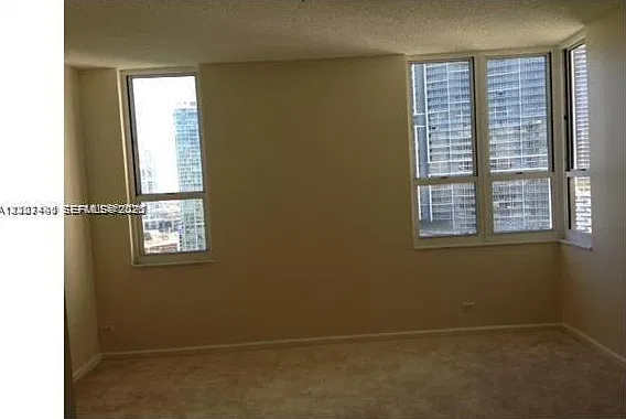 Courvoisier Courts Condo — Photo 3