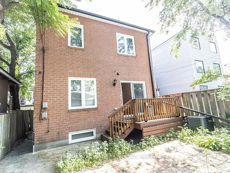 3208 Dundas St W #LOWER — Photo 14