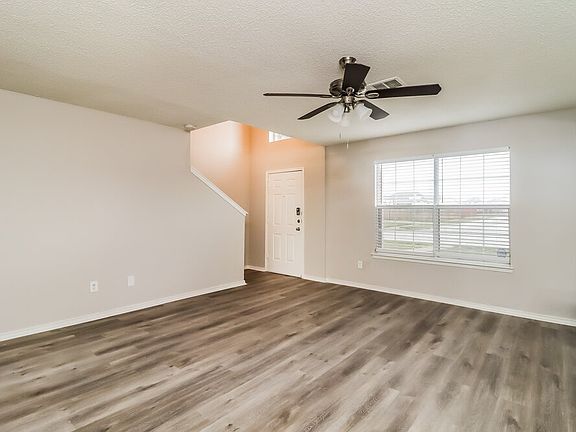5th image of 618 Meadow Springs Dr
