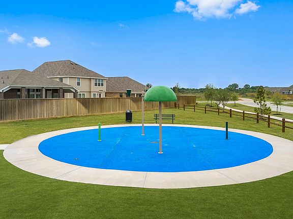 Community splash pad