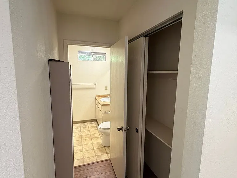 1448 Warner St — Photo 28