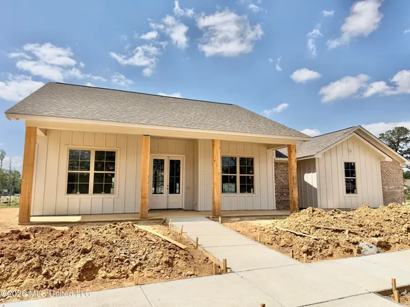 718 Celadon St, Brandon, MS 39042