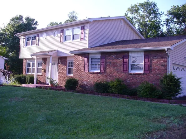 27 Tioken Rd, Spring Valley, NY 10977