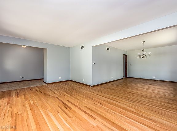 5th image of 7210 Bayberry Ln