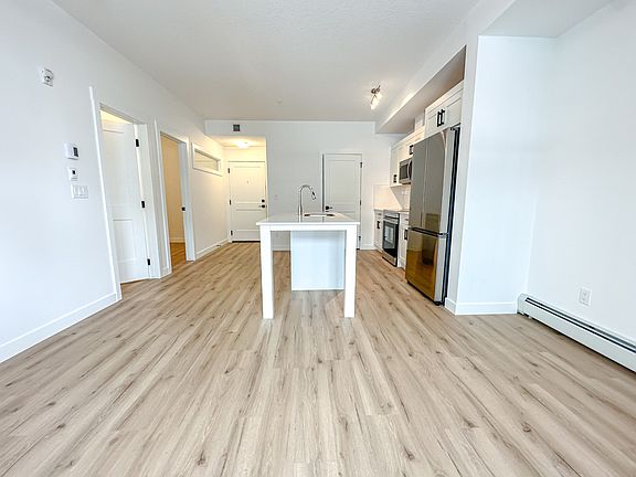 5th image of 70 Sage Hill Walk NW Unit 115