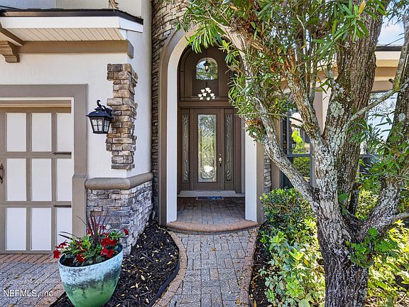 3rd image of 13124 HIGHLAND GLEN Way E