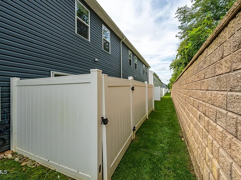 1006 Saylors Pl — Photo 28