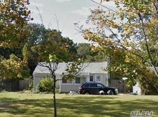 248 Adirondack Dr, Selden, NY 11784