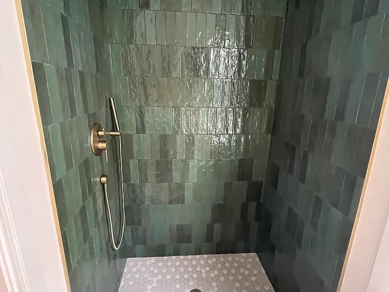 Full Bathroom #2