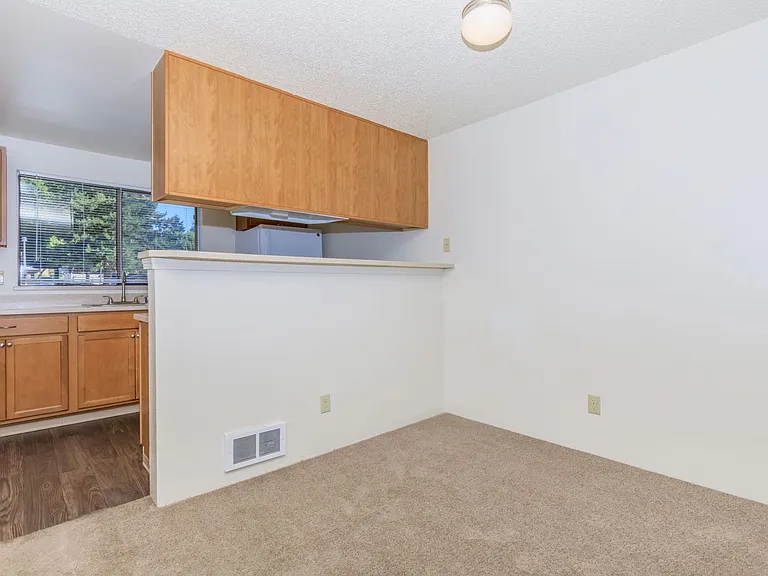 Autumn Ridge Apartments — Photo 23