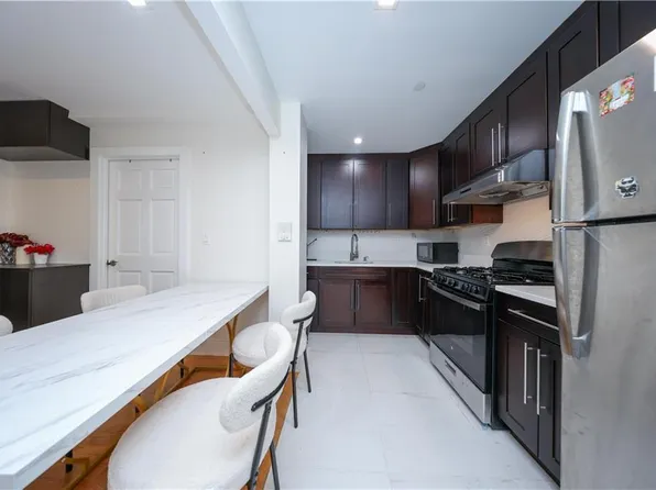 1457 West 5th Street image 14 of 29