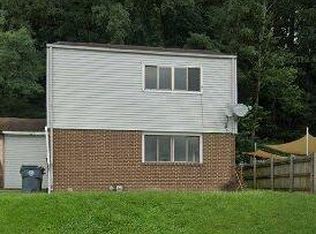 623 Saint Marys Dr, Steelton, PA 17113